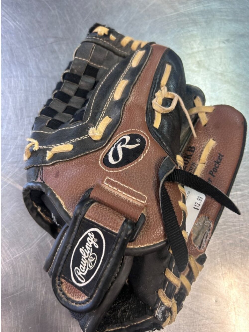 Youth Rawlings Playmaker series  12" fielders glove